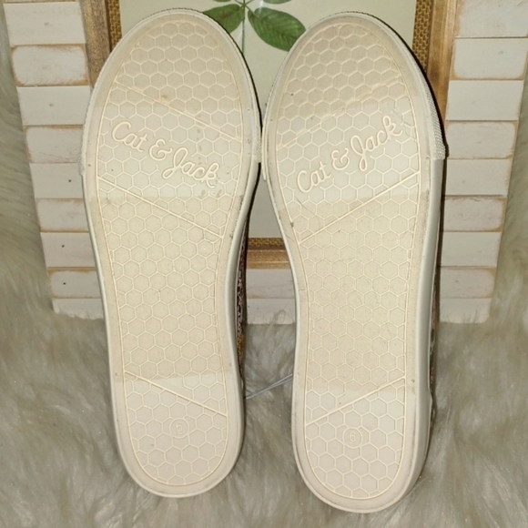 CAT & JACK SLIP ON SNEAKERS - Picture 8 of 16